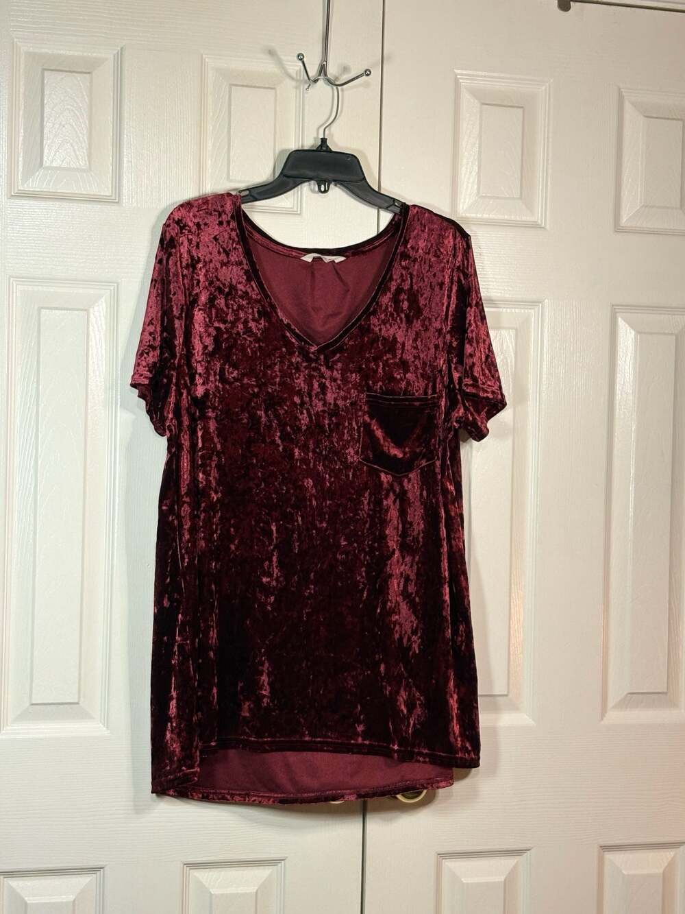 Spring + Mercer Bordeaux Crushed Velvet V-Neck Pocket Tee Size XL - Picture 6 of 7